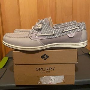 Sperry boat shoes size 9 - brand new